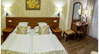 Гостиница Встреча Алушта Двухместный номер с 1 двуспальной кроватью и дополнительной кроватью-7