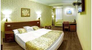 Гостиница Встреча Алушта Двухместный номер с 1 двуспальной кроватью и дополнительной кроватью-5