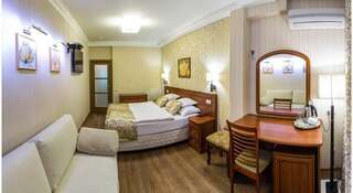 Гостиница Встреча Алушта Двухместный номер с 1 двуспальной кроватью и дополнительной кроватью-6